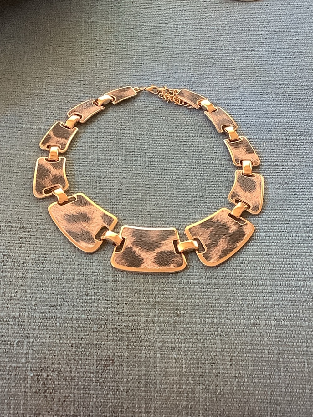 Animal print gold toned Textured Link Collar Necklace